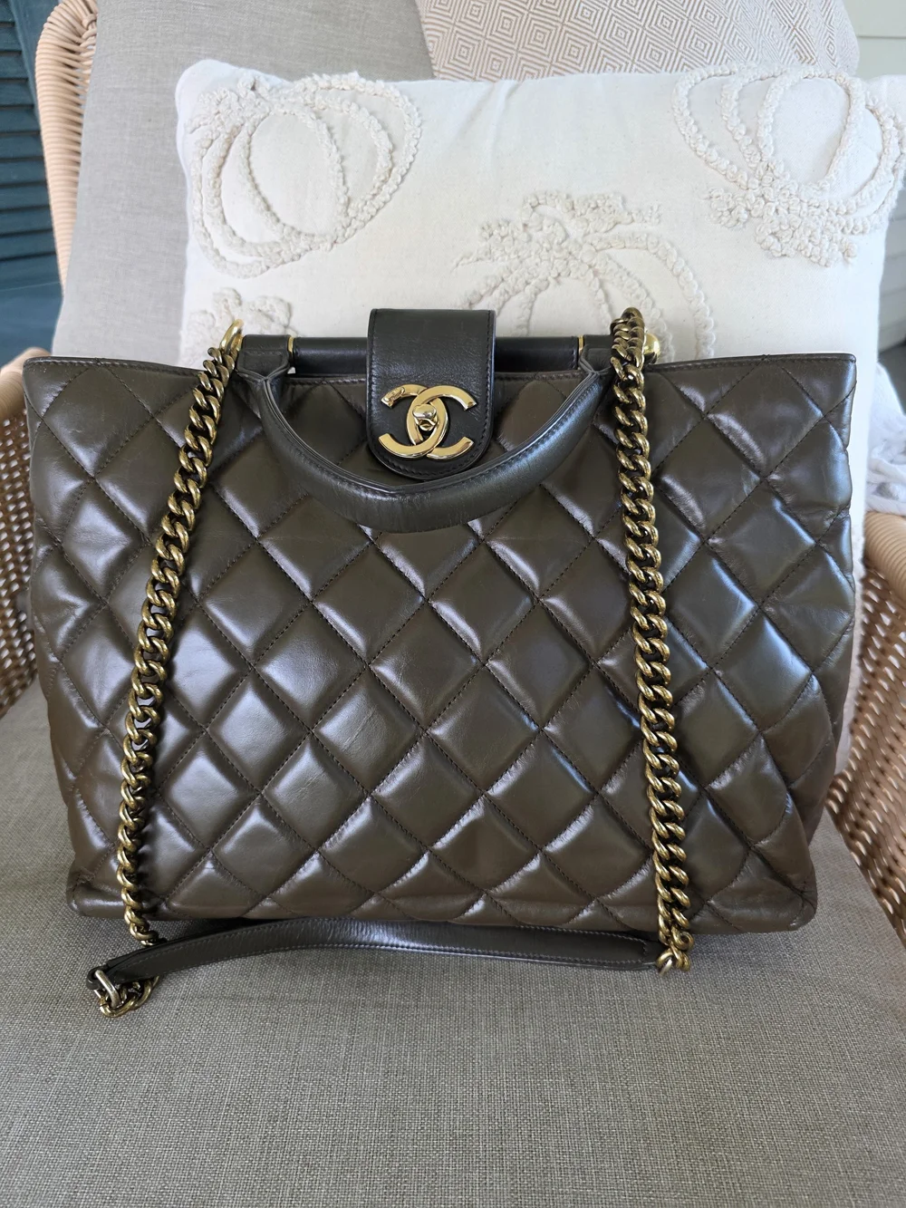 Chanel Quilted Leather Chain Tote Bag - Dark Green